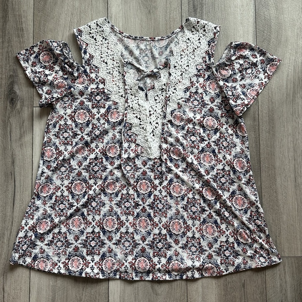 Maurices Women's Short Sleeve Medium Pink Blue Lace T-Shirt